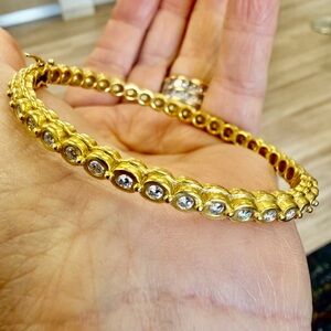 Doris Panos 18 karat gold and diamond bracelet